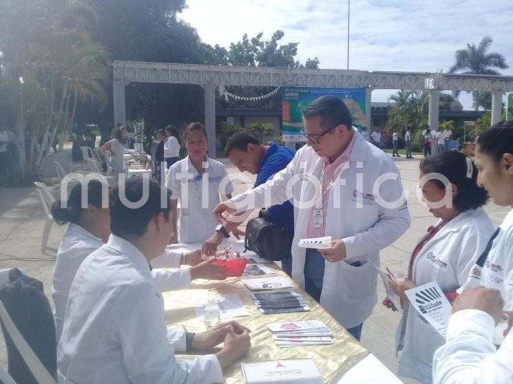 Con la finalidad de promover prácticas y estilos de vida saludables, la Secretaría de Salud (SS) realizó en el municipio de Pánuco, una Jornada de Trabajo de la Unidad Móvil del Programa de Alimentación y Actividad Física (PAAF) dirigida a estudiantes. 