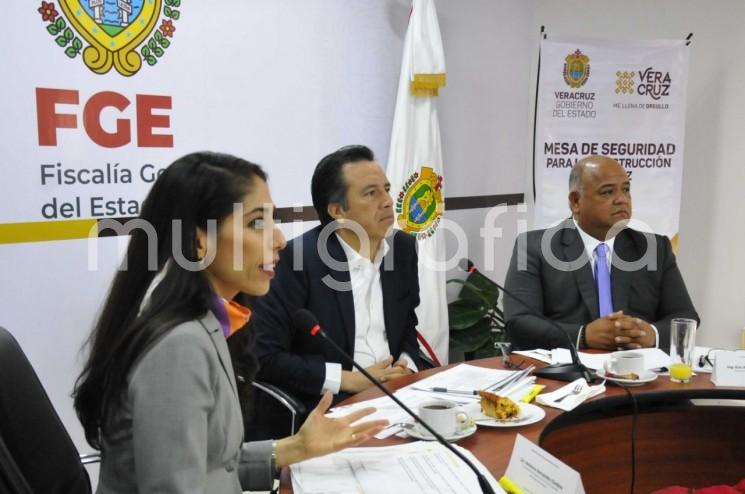 Verónica Hernández, resaltó que desde su llegada a la Fiscalía, hace poco más de dos meses, se ha conseguido una estrecha relación, coordinación y colaboración con las Fuerzas Estatales y Federales, para encaminar los esfuerzos en combate a la delincuencia y tener un Estado donde se pueda y dé gusto vivir. 