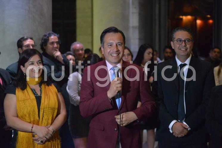 En la sala Manuel M. Ponce el gobernador Cuitláhuac García Jiménez agradeció que este importante recinto fuera el espacio para hacer una remembranza histórica y cultural de la fundación del primer Ayuntamiento de América.  