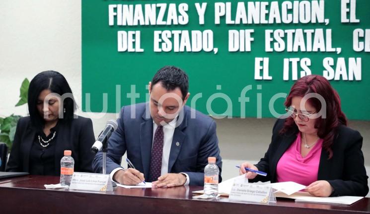 Con el objetivo de fortalecer el sistema pensionario de Veracruz, la Secretaría de Finanzas y Planeación (SEFIPLAN) y el Instituto de Pensiones del Estado (IPE) firmaron convenios para atender los adeudos por más de 173 millones de pesos con el DIF Estatal, la Ciudad Asistencial CONECALLI, el Colegio de Estudios Científicos y Tecnológicos del Estado de Veracruz (CECyTEV) y los Tecnológicos Superiores de Misantla y San Andrés Tuxtla.