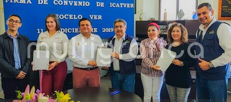 Se llevó a cabo la firma del Convenio de Colaboración  entre el Instituto de Capacitación para el trabajo del estado de Veracruz ICATVER y el  H. Ayuntamiento de Teocelo; En la firma estuvieron presentes el alcalde de Teocelo Mario Antonio Chama Díaz, la Síndica Municipal Zayra del Carmen Martínez Andrade; el Director General del ICATVER, Miguel Ángel Jácome Domínguez; la  Directora de Vinculación, Elizabeth Taboada Capdepont y la Directora de ICATVER Plantel Xalapa, Evelia Cubillas Bravo, así como el Jefe de Vinculación del Plantel Xalapa, Miguel Ángel Esquivel García.

