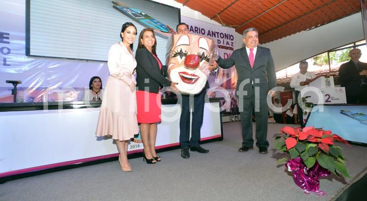  El presidente Municipal Constitucional, Mario Antonio Chama Díaz y la Presidenta del Sistema DIF Municipal Teocelo, Mara Chama, rinden su 2do Informe de Gobierno Municipal y Actividades.  