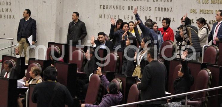 Las diputadas y diputados de la LXV Legislatura aprobaron el Decreto de Presupuesto de Egresos del Gobierno del Estado de Veracruz de Ignacio de la Llave, que asciende a la cantidad de 129 mil 535 millones 095 mil 247 pesos y que corresponde a los recursos aprobados en la Ley de Ingresos para el ejercicio fiscal 2020.