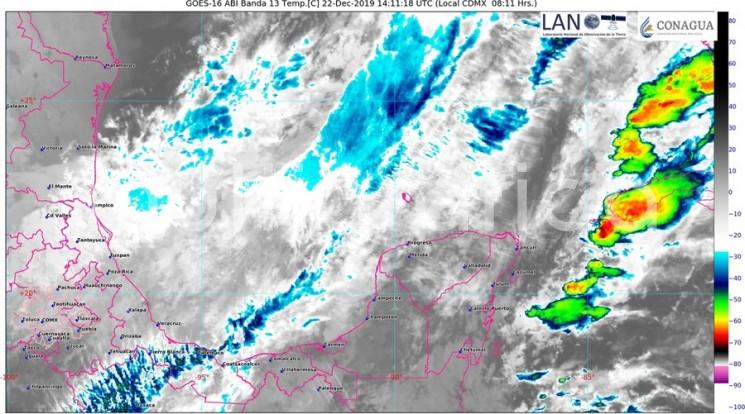 El Frente frío núm. 24 se localiza esta mañana desde un centro de baja presión ubicado en el noreste del Golfo de México hasta el noreste del Caribe, previéndose siga alejándose de nuestro país en las siguientes 24-48 horas. 