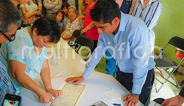 la primera boda del 2020 del Estado de Veracruz fue registrada en el Municipio de Teocelo. El Director del Registro Civil del Estado de Veracruz, Arturo Domínguez Galván, distinguió la ceremonia al ser el encargado de dar lectura al acta y realizar la unión civil entre Sonia López Hernández y Gerardo Hernández Colorado, en legítimo matrimonio ante la sociedad. 