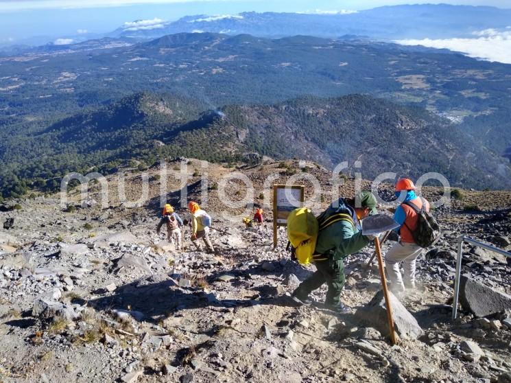  El Centro de Mando Único (CMU) de PC informó de acuerdo al reporte emitido a las 11 horas, un 90 por ciento del incendio forestal en el paraje Laguna Seca del predio Parque Nacional Cofre de Perote, en la localidad de Tembladeras del municipio de Xico, ha sido controlado; además de extinguirse un 50 por ciento en el área de bosque de pino.
