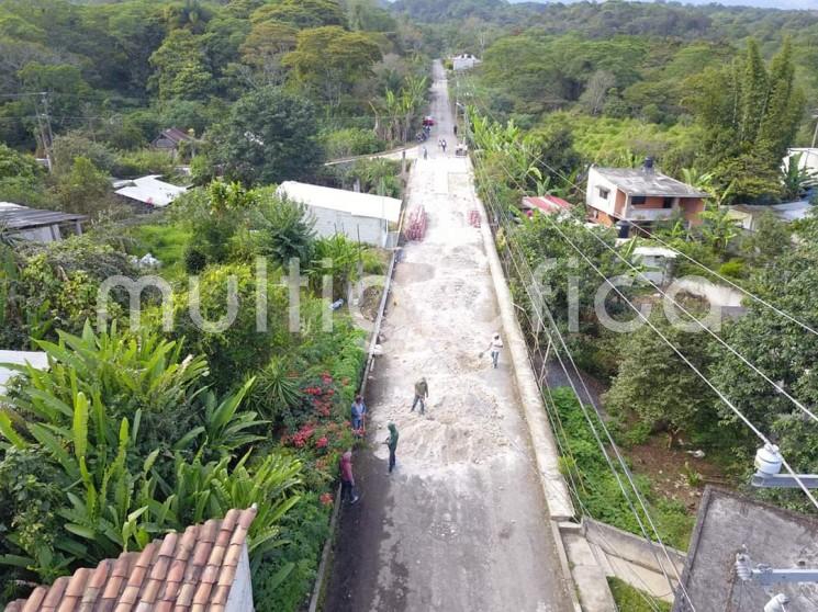 Da inicio la construcción de la magna obra que detonará el turismo en Santa Rosa y Teocelo;  después  de 15 años de espera, inicia la construcción de la primera etapa del corredor turístico entre la Cabecera Municipal y la Comunidad de Santa Rosa, gracias a la visión del H. Ayuntamiento de Teocelo conformado por el Alcalde Mario Antonio Chama Díaz, la Síndica Municipal Zayra del Carmen Martínez y el Regidor Luis Valencia. 