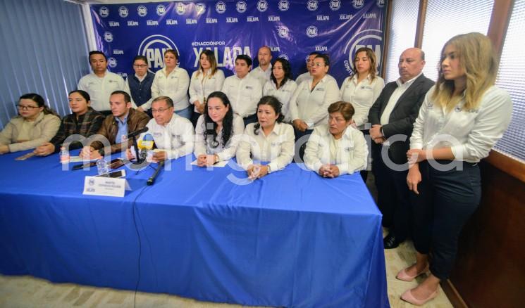 El dirigente del PAN Xalapa, Martín Espinoza Roldán, convocó a la población xalapeña a activarse y exigir el Gobierno que las autoridades locales prometieron para la Capital del Estado.  