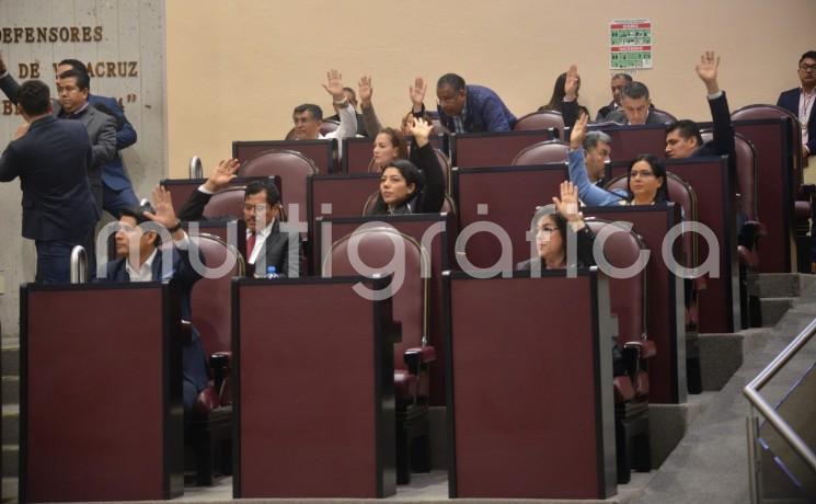 El Pleno de la LXV Legislatura aprobó el dictamen por el que se reforma el artículo 68 y se adiciona una fracción al artículo 36 de la Ley Orgánica del Municipio Libre, con lo cual se prevé la participación e inclusión  de las mujeres en los puestos directivos dentro de la administración pública municipal, garantizando la igualdad de oportunidades.