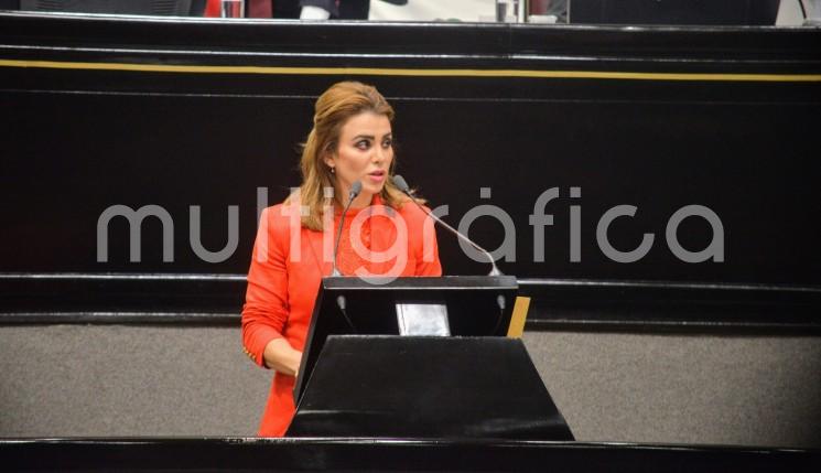 La diputada Andrea de Guadalupe Yunes Yunes presentó la iniciativa que reforma diversas disposiciones de la Ley de Salud del Estado, con lo que se pretende armonizar esta legislación a lo dispuesto en la General, a fin de generar un enfoque de atención primaria con énfasis en prevención y diagnóstico temprano del cáncer pediátrico. 