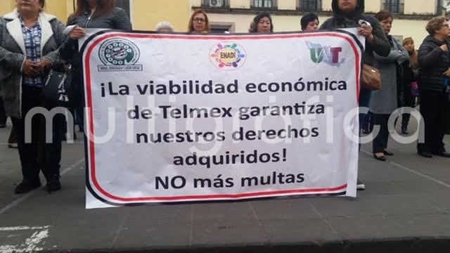 En días pasados telefonistas de TELMEX y empleados del Nacional Monte de Piedad se manifestaron en Plaza Lerdo, en demanda de respeto a logros sindicales, mismos que es con las últimas reformas laborales han sido afectados.  