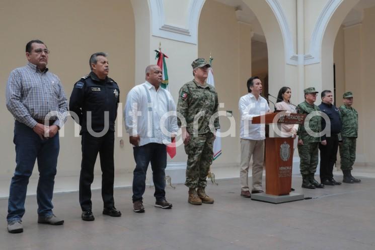 Acompañado por el titular de la Secretaría de Seguridad Pública (SSP), Hugo Gutiérrez Maldonado, y la encargada de despacho de la FGE, Verónica Hernández Giadáns, el mandatario destacó que el organismo recibió al menos 10 denuncias por desapariciones, los pasados 26 y 27 de enero.