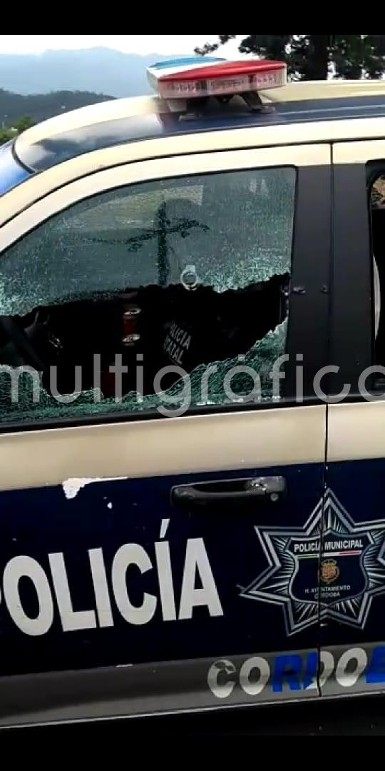 Sujetos armados atacaron la base de Fuerza Civil en el municipio de Huatusco lo que desató una serie de persecuciones y enfrentamientos en los alrededores, dejando un saldo de tres muertos(dos hombres y una mujer). 