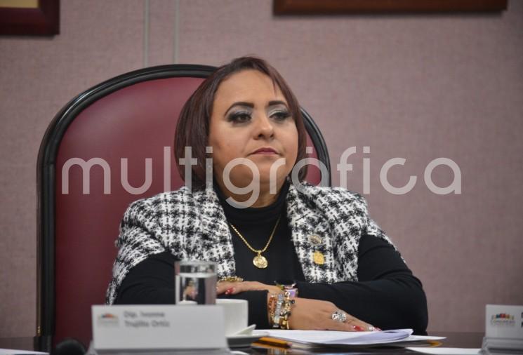 En apoyo a los productores veracruzanos y en reconocimiento a su contribución a la economía y desarrollo del estado y del país, el 30 de mayo sería instituido en Veracruz como el Día Estatal de la Citricultura, de acuerdo con la Iniciativa de Decreto presentada por la diputada Adriana Esther Martínez Sánchez ante la Diputación Permanente.