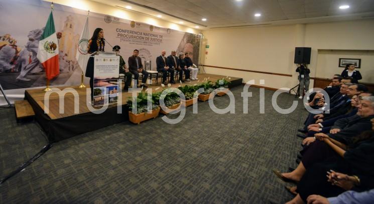 En medio de mucha seguridad se realizó la Primera Sesión Ordinaria de la Conferencia Nacional de Procuración de Justicia Zona Sureste en conocido hotel de Xalapa. Presentes el subprocurador de la FGR, Roberto Ochoa Romero; el secretario de Gobierno, Eric Cisneros; la encargada de despacho de la Fiscalía, Verónica Hernández; y los presidentes del Poder Legislativo y Judicial, Rubén Ríos y Sofía Martínez, respectivamente.  