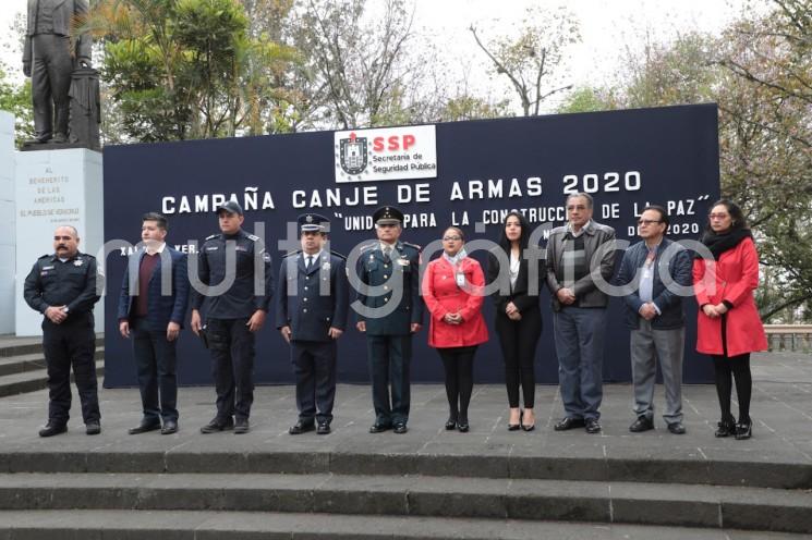 La Secretaría de Seguridad Pública (SSP), en coordinación con la Secretaría de la Defensa Nacional (SEDENA), inició la campaña estatal Canje de Armas 2020 <em>Sin Armas, Sin Riesgos</em>, Unidos para la Construcción de la Paz, que se realizará simultáneamente del 06 al 20 de marzo en Xalapa, Veracruz y Coatzacoalcos.