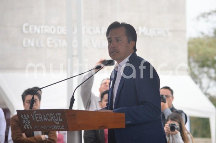 El Gobernador Cuitláhuac García señaló que, por primera vez en Veracruz, se construye una sociedad equitativa con mujeres presentes, activas, influyentes y dirigentes. 