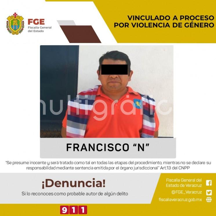 Francisco N fue imputado al delito de violencia de género en su modalidad de psicológica, por hechos ocurridos con anterioridad cuando probablemente agredió a la mujer, de identidad resguardada, y le causó un daño psicológico al ser agredida verbalmente en diferentes momentos.