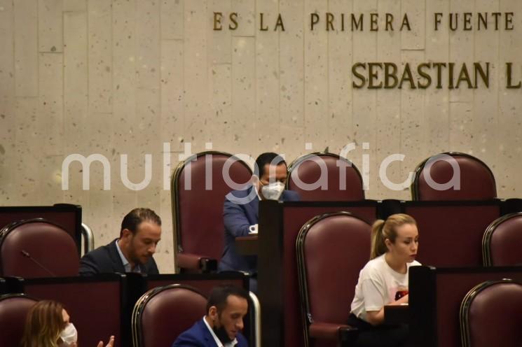 En cumplimiento a lo establecido en el artículo 135 de la Constitución Política de los Estados Unidos Mexicanos, la LXV Legislatura de Veracruz aprobó la Minuta, remitida por la Cámara de Senadores del Congreso de la Unión, por la cual se reforma y adiciona el artículo 4° de la Carta Magna en materia de bienestar.  