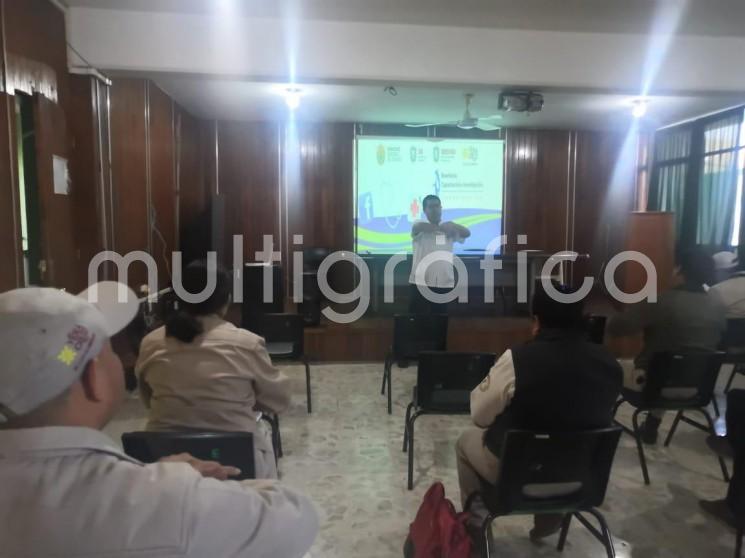 La Secretaría de Salud (SS) capacitó a personal del departamento de vectores de las Jurisdicciones Sanitarias de San Andrés Tuxtla, Orizaba y Tuxpan, sobre la situación estatal del coronavirus para fortalecer acciones de prevención.
