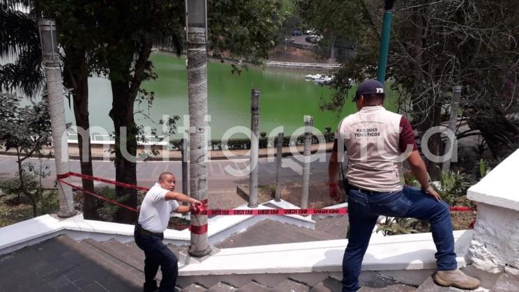 Con el objetivo de invitar a la ciudadanía a permanecer en casa durante esta jornada de Sana Distancia decretada por la autoridad federal ante la presencia del Coronavirus (Covid-19), el Ayuntamiento de Xalapa colocó cintas para restringir el acceso al Paseo de Los Lagos.
