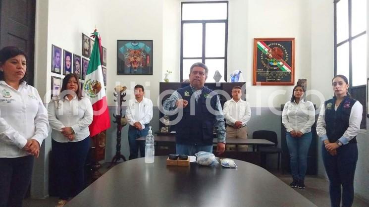 El Alcalde Mario Antonio Chama Díaz; la Síndica Municipal, Zayra del Carmen Martínez Andrade; y la Presidenta del Sistema Municipal DIF Teocelo, Mara Chama Villa, emitieron un mensaje a la población Teocelana en relación a la Estrategia Municipal ante el COVID-19 y la situación que guarda el Municipio ante la contingencia actual.  