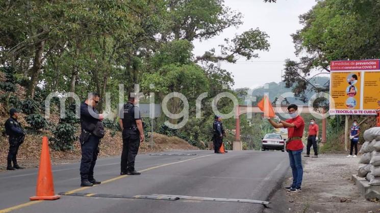 Ante la Emergencia Sanitaria Nacional y como media de prevención para evitar la propagación del COVID-19, el H. Ayuntamiento de Teocelo que preside el Alcalde Mario Antonio Chama Díaz,  implementa filtros sanitarios en las entradas al Municipio, en el Módulo de Seguridad de El Magueyal y el Panteón Municipal, 