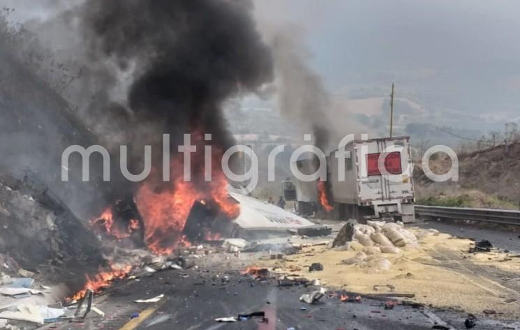 Una persona fallecida y 5 lesionados es el saldo de un choque múltiple registrado en Maltrata, en la autopista Puebla – Córdoba tramo Esperanza – Maltrata km 233 + 000. 