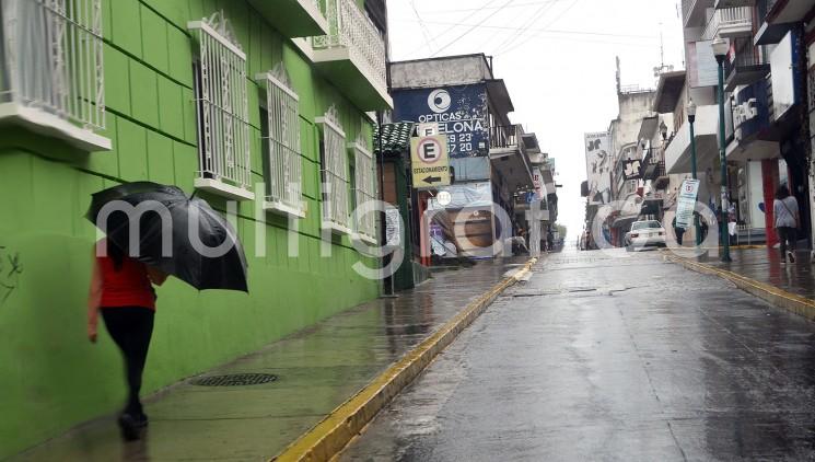 Aviso Especial por Lluvia-Norte. Persiste probabilidad de tormentas y lluvias moderadas a fuertes. Norte con rachas de 55 a 75 km/h en la costa el fin de semana. Sigamos con las precauciones.