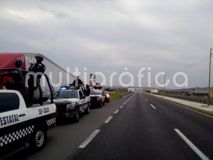 Xalapa, Ver., 12 de mayo de 2020.- A fin de garantizar la seguridad de viajeros e inhibir el robo a transporte, la Secretaría de Seguridad Pública (SSP) de Veracruz, en coordinación con fuerzas de Puebla, implementó un operativo sobre la carretera Maltrata-Esperanza.