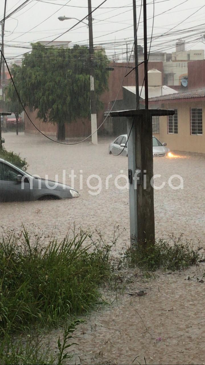 La Secretaría de Protección Civil (PC) ha solicitado a la Coordinación Nacional de Protección Civil emitir Declaratoria de Emergencia para los municipios de Xalapa y Tlalnelhuayocan, por lluvia severa e inundación fluvial y pluvial del 24 al 25 de junio del año en curso.