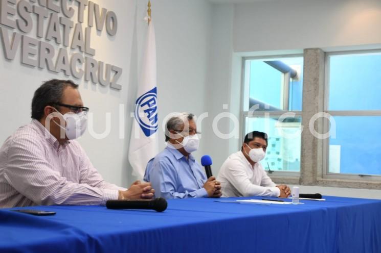 En conferencia de prensa virtual, el Presidente del Comité Directivo Estatal del PAN en Veracruz, Joaquín Guzmán Avilés, anunció que, ante el incumplimiento del Congreso del Estado a la resolución emitida por la Sala Regional Xalapa del Tribunal Electoral del Poder Judicial de la Federación, en el caso Actopan, el PAN a través del Alcalde suplente, José Alfredo López Carreto, interpuso un incidente por incumplimiento de sentencia.
