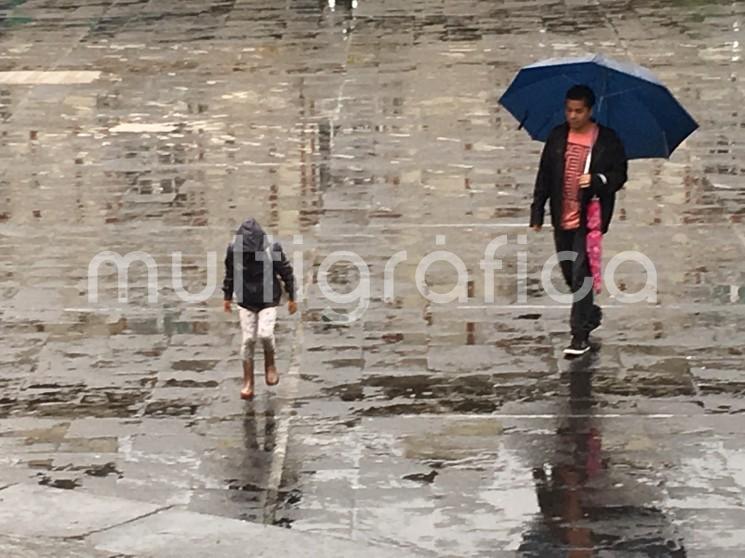 De martes al miércoles por la noche, tormentas y lluvias con acumulados de 5 a 30 mm de manera general, con máximas de 70 a 150 mm en cuencas del norte y sur. Este martes, viento del Norte con rachas superiores a 100 km/h en costas centro-sur, mayores a 80 km/h en la costa norte y llanuras del centro, y superiores a 70 km/h en llanura del norte y regiones montañosas entre Xalapa-Misantla y valle de Perote, disminuyendo hacia la noche.