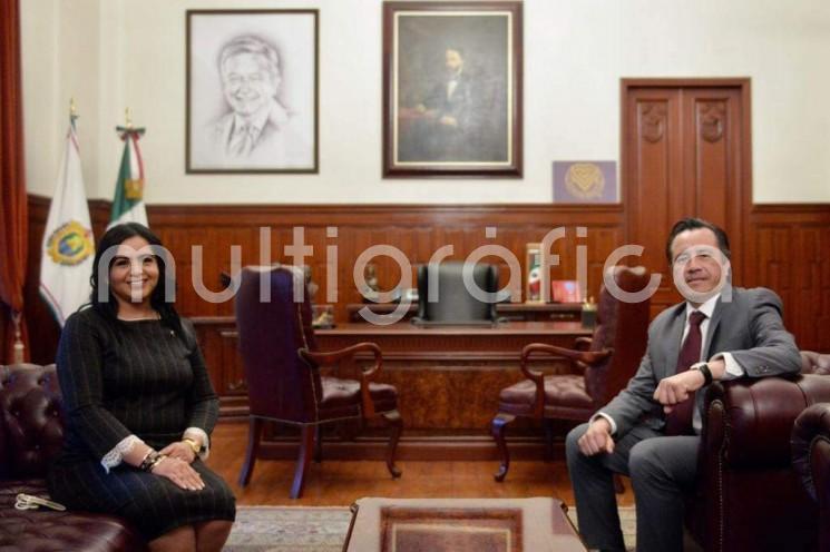 Como parte de la coordinación con que deben trabajar los  Poderes en el Estado, la nueva Presidenta de la mesa directiva del Poder Legislativo,  diputada Adriana Paola Linares Capitanachi, visitó al Gobernador Cuitláhuac García Jiménez, en Palacio de Gobierno. 