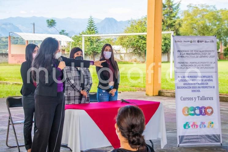 El día de hoy el municipio de Teocelo recibió la visita de la Mtra. Rocío Villafuerte Martínez encargada del Despacho de la Dirección General del Instituto Veracruzano de las Mujeres, para dar inicio a los talleres del Programa de Fortalecimiento a la Transversalidad de la Perspectiva de Género 2020.