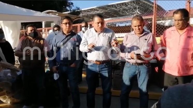 Después de casi dos días de estar manifestándose y realizar un plantón permanente en las oficinas de la Secretaría de Educación de Veracruz (SEV), por parte de docentes y personal administrativo de la Unión de Sindicatos Magisteriales del Estado de Veracruz (USMEV), esta tarde de martes decidieron levantar el paro.