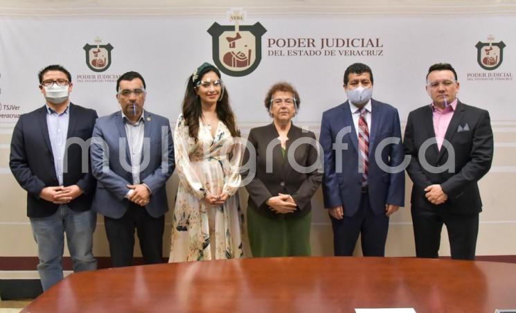 La Magistrada Presidenta del H. Tribunal Superior de Justicia y del Consejo de la Judicatura del Estado de Veracruz, Isabel Inés Romero Cruz inauguró la ponencia Transición de las Juntas a los Juzgados Laborales, como parte del Ciclo de Videoconferencias del Nuevo Sistema de Justicia Laboral.
