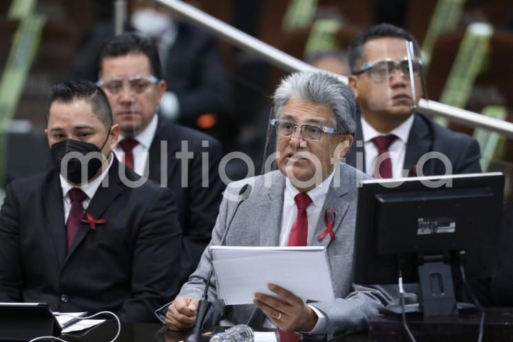 Ante la Comisión Permanente de Desarrollo Social, Humano y Regional, integrada por el diputado José Andrés Castellanos Velázquez y las diputadas Judith Pineda Andrade y Libni Adaelsi Sánchez Núñez, presidente, secretaria y vocal, respectivamente, el titular de Sedesol expuso los avances en materia de bienestar y desarrollo social, como parte de la Glosa del II Informe del gobierno encabezado por el ingeniero Cuitláhuac García Jiménez.
