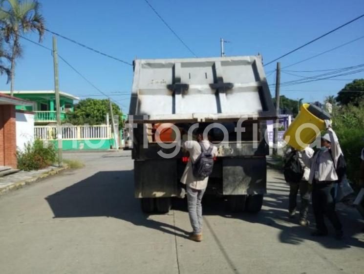 Como resultado de los trabajos realizados por la Secretaría de Salud (SS) en la zona norte y cuyo propósito evitar la proliferación del mosquito Aedes aegypti, la Jurisdicción Sanitaria II de Tuxpan presentó este año sólo 35 casos de dengue. 