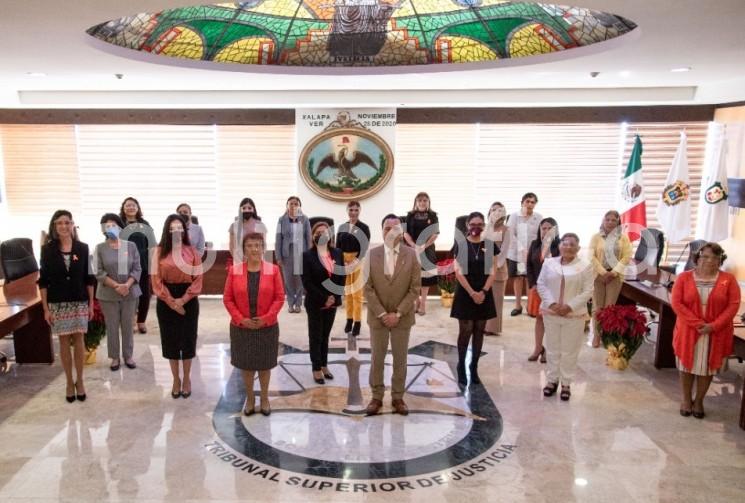  El gobernador del Estado, realizó una visita al Poder Judicial del Estado de Veracruz en el marco del Día Internacional de la Eliminación de la Violencia contra la Mujer.
