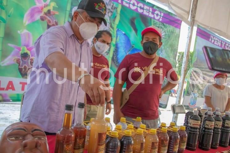  En el marco del Programa Orgullo Veracruzano de los pueblos originarios de la Cuenca del Papaloapan, el H. Ayuntamiento que preside el alcalde Mario Antonio Chama Díaz, estuvo presente en la Tierra de los Otates, en la zona centro del Estado de Veracruz.

