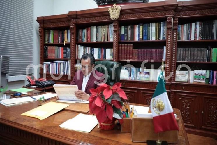 A través de sus redes sociales, el Gobernador Cuitláhuac García Jiménez, reiteró y amplió las recomendaciones emitidas por la Secretaría de Salud respecto al cambio a semáforo verde para el estado,anunciado por el Gobierno Federal.