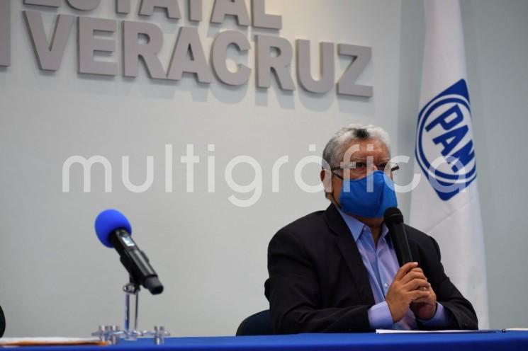 El Partido Acción Nacional continúa firme en la construcción de un bloque opositor responsable, que permita representar a las y los ciudadanos, y recuperar a Veracruz de la crisis en las que se encuentra, producto del mal gobierno de Morena, indicó el Presidente del Comité Directivo Estatal del PAN en Veracruz, Joaquín Guzmán Avilés.