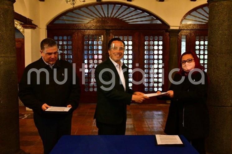 Después de 10 años, las instalaciones de la Estancia Garnica regresan a posesión del IPE para ser rehabilitadas y usadas en beneficio de los pensionados.  El Gobernador Constitucional del Estado de Veracruz, Ing. Cuitláhuac García Jiménez, hizo entrega a la Directora del Instituto de Pensiones del Estado, Lic. Daniela Guadalupe  Griego Ceballos, de ese emblemático lugar ubicado en la  carretera federal Xalapa-Veracruz