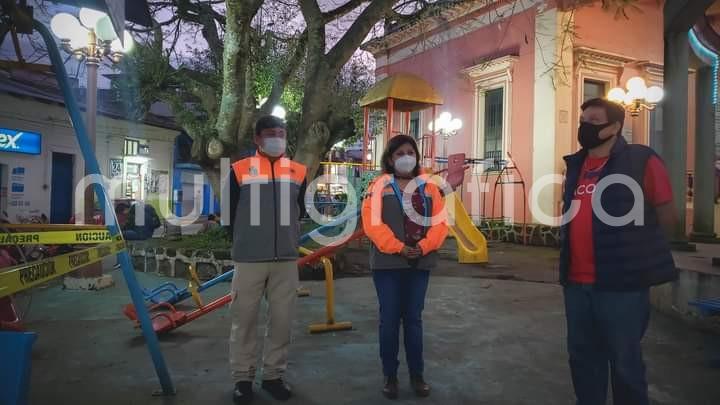 El. H. Ayuntamiento de Teocelo que preside el alcalde Mario Antonio Chama Diaz, a través de la Sindica Municipal, Zayra del Carmen Martínez Andrade; el Titular de Comercio Francisco Villa Carrera y el Director de Protección Civil Teocelo, Sergio Sánchez Calte, iniciaron la noche del 21 de enero las medidas de reducción de movilidad urbana en el primer cuadro de la Cabecera Municipal; esto como parte de la Alerta Preventiva por COVID-19 emitida por el Comité Técnico de Salud de Veracruz.