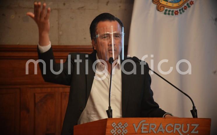 El gobernador Cuitláhuac García Jiménez anunció la iniciativa de Ley para la Prevención y Atención de la Violencia Familiar, consistente en un Sistema de Alerta Temprana (único en el país) encaminado a la identificación de situaciones de riesgo en el hogar y que las instancias correspondientes implementen la atención, prevención y asistencia necesarias.

