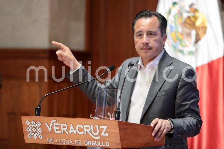 El gobernador Cuitláhuac García Jiménez anunció que Veracruz recibirá la próxima semana un embarque de vacunas contra el COVID-19, de la farmacéutica Pfizer, para la segunda aplicación a personal médico en primera línea de batalla; tal como lo marca el Plan Nacional de Vacunación.