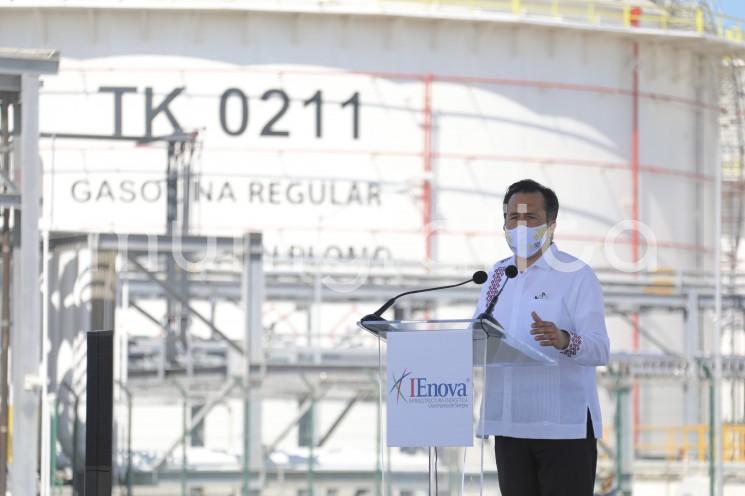 Durante la inauguración de la Terminal de Refinados Veracruz, propiedad de Infraestructura Energética Nova (IEnova), el gobernador Cuitláhuac García Jiménez manifestó el apoyo incondicional a las inversiones que traigan empleo y desarrollo a la entidad, como es la directriz del Gobierno de México en materia energética.