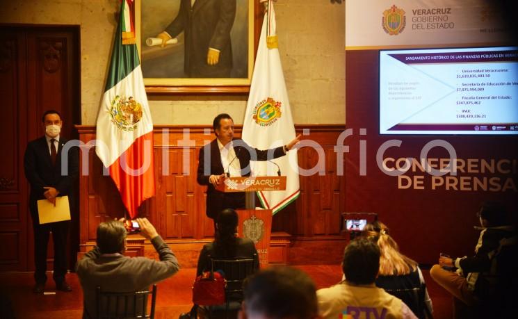 En virtud de mantener finanzas fuertes y sanas en Veracruz, el gobernador Cuitláhuac García Jiménez anunció un nuevo pago histórico por 11 mil millones de pesos al Servicio de Administración Tributaria (SAT), en cinco etapas que comenzarán a partir de mañana martes. 