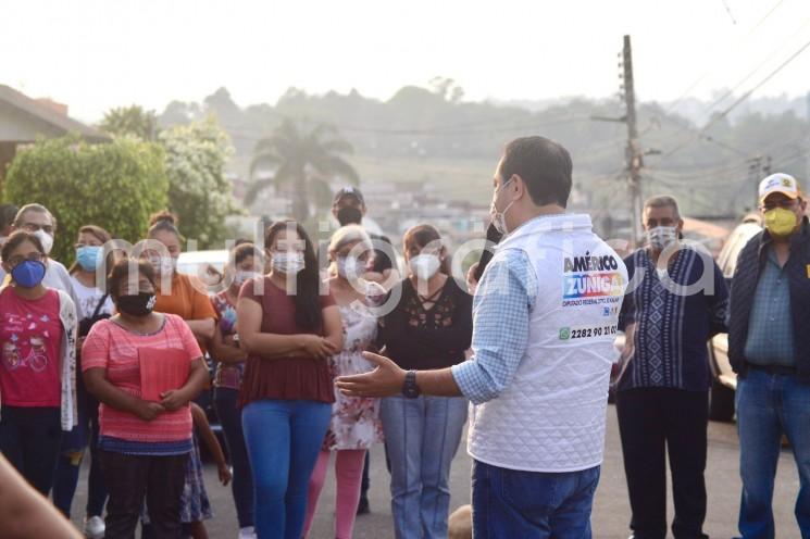 El candidato de la Alianza Va por México a la Diputación Federal por el Distrito 10 Xalapa Urbano, Américo Zúñiga Martínez, señaló que la espiral inflacionaria que se está presentando en nuestro país es terrible. 